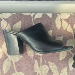 SOLD Vince Camuto Size 9 Black Leather Slide Heels
